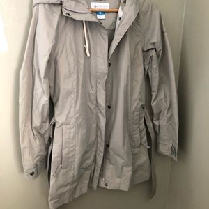 Columbia Rain Jacket with tie xs